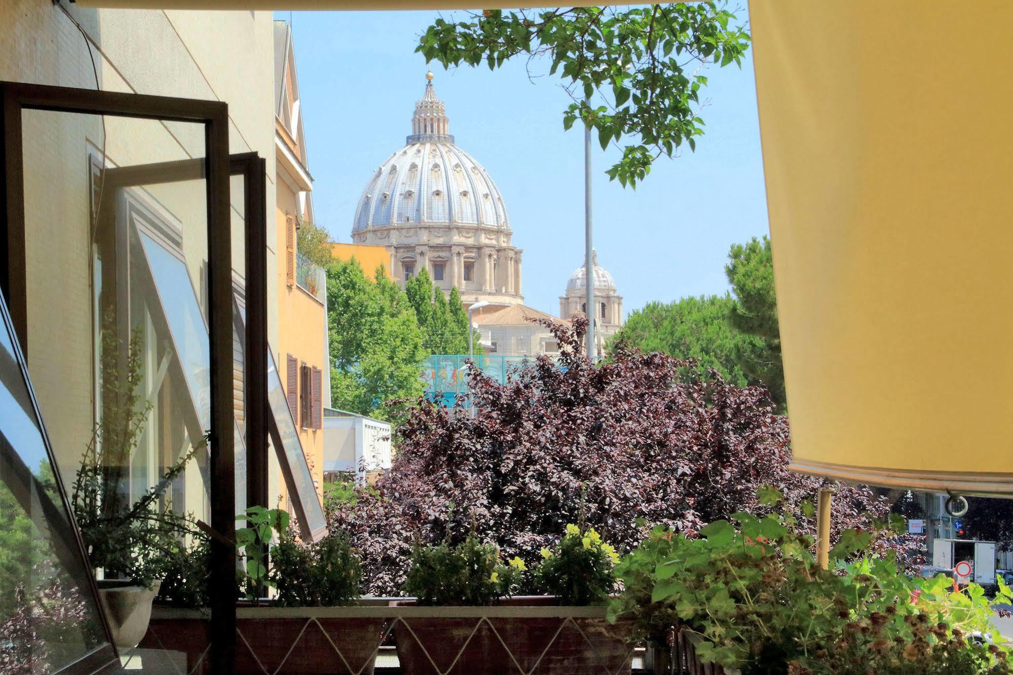 San Pietro Stazione Guesthouse ローマ エクステリア 写真