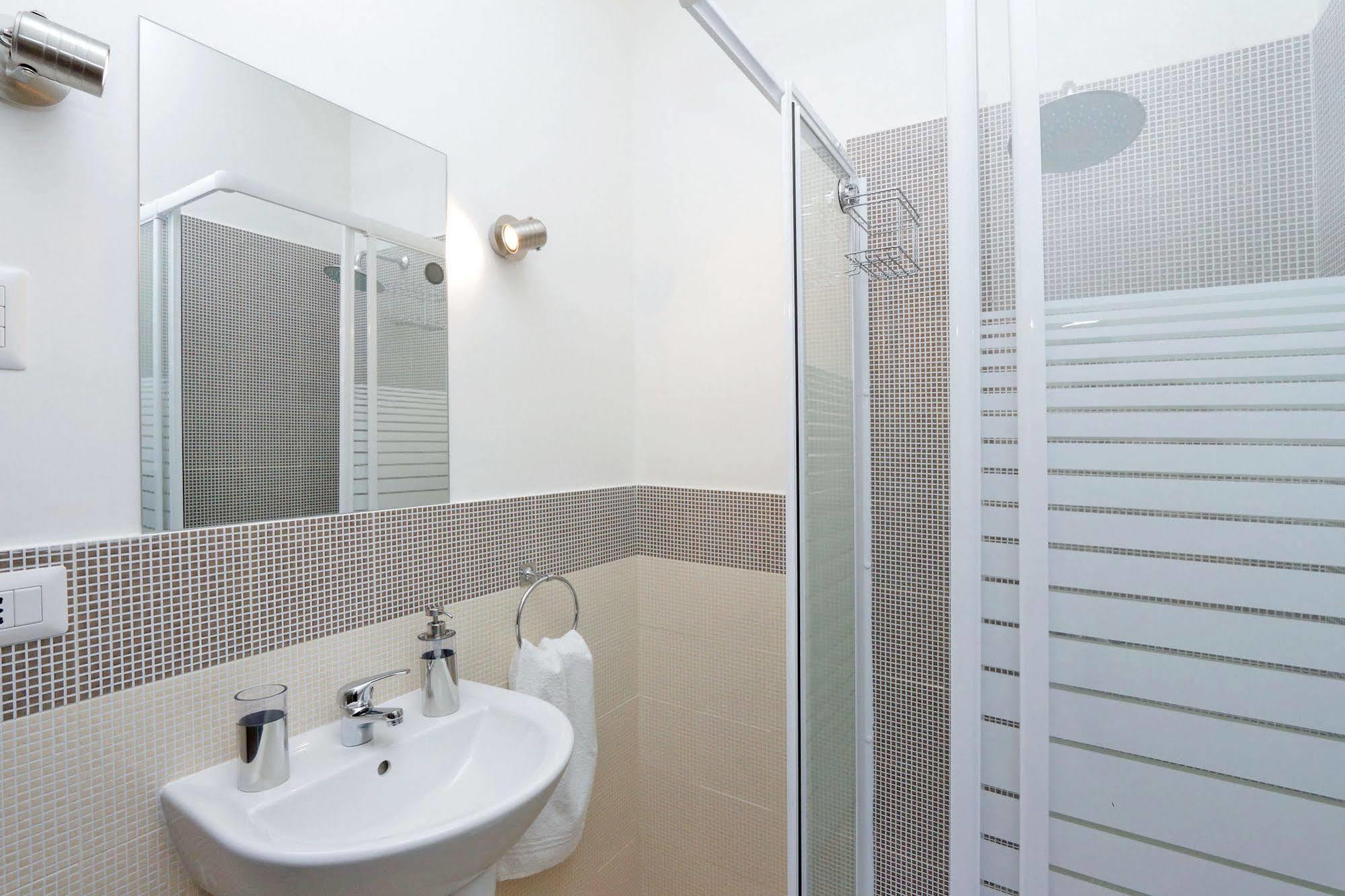 San Pietro Stazione Guesthouse ローマ エクステリア 写真