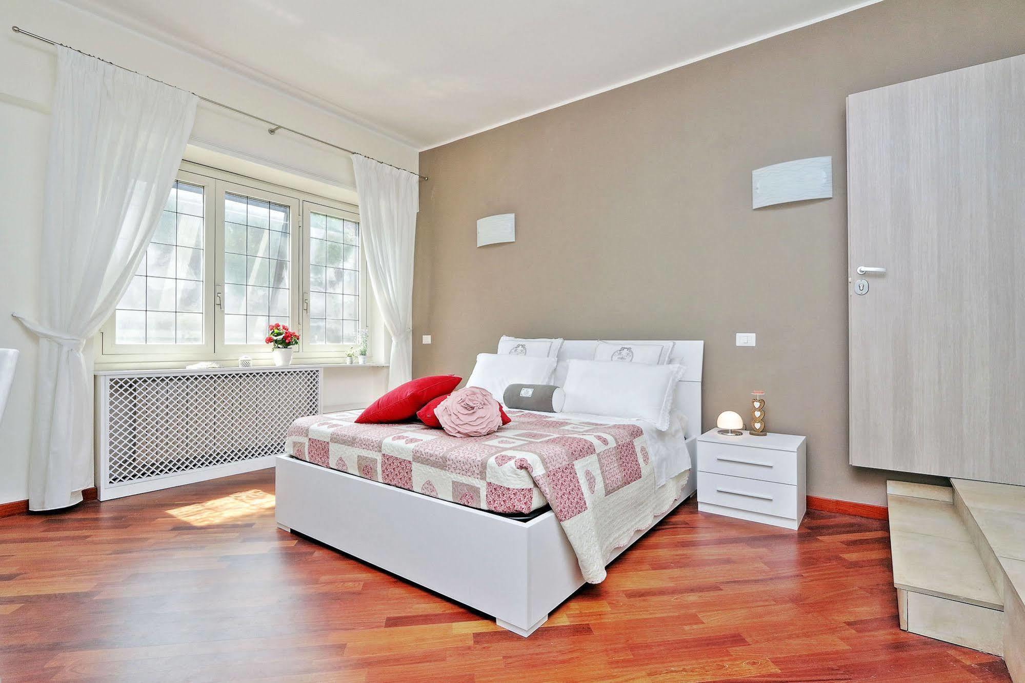 San Pietro Stazione Guesthouse ローマ エクステリア 写真