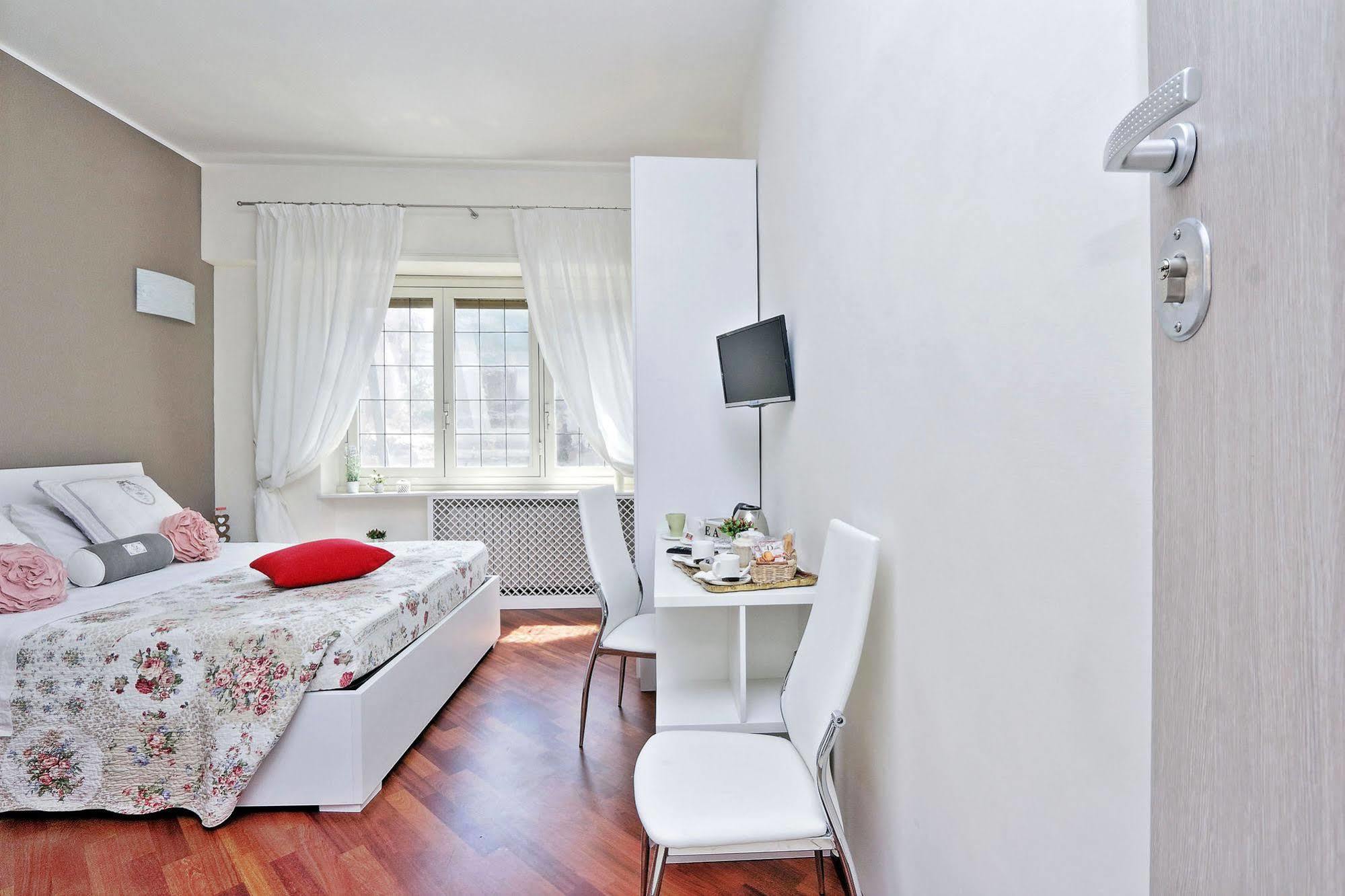 San Pietro Stazione Guesthouse ローマ エクステリア 写真