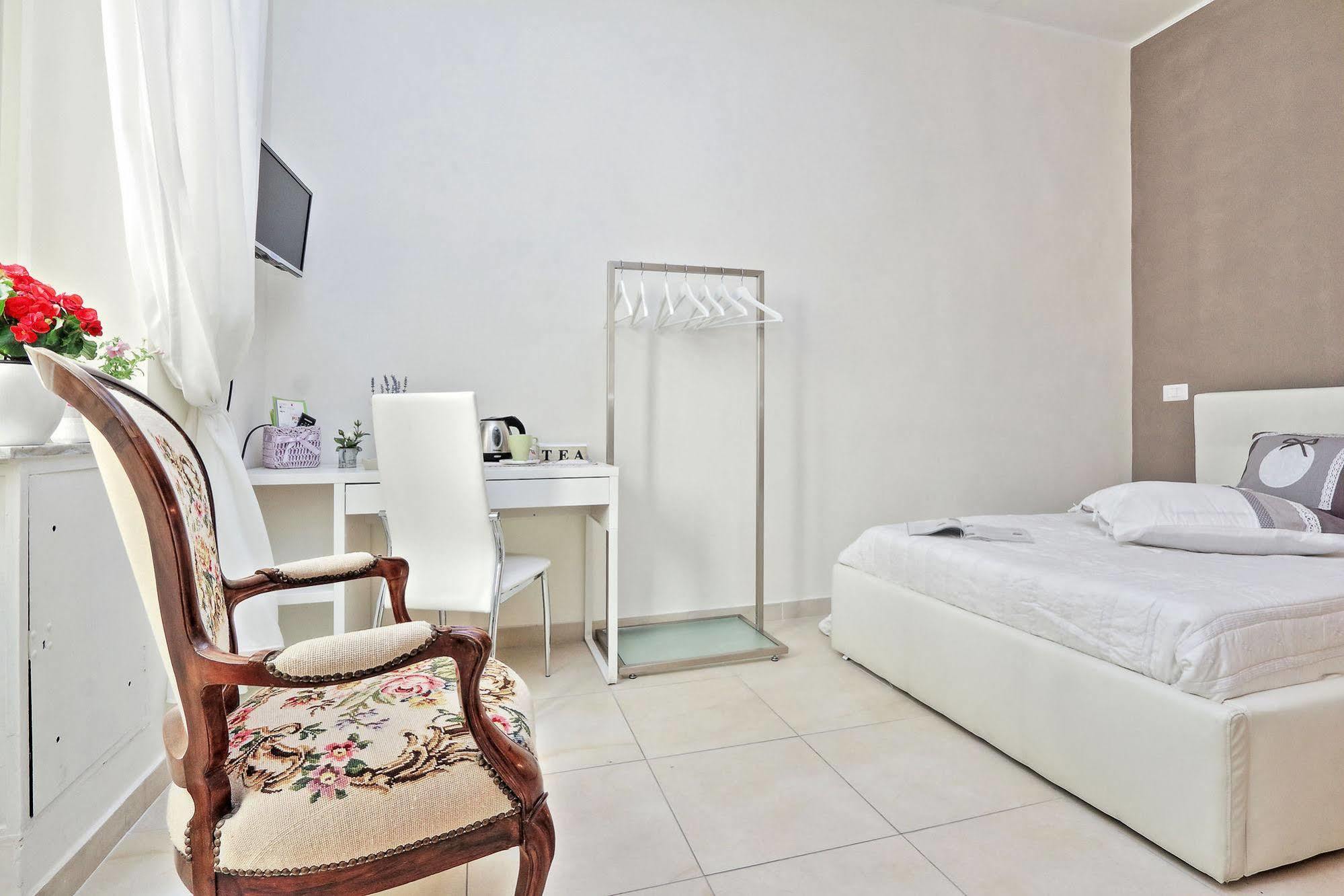 San Pietro Stazione Guesthouse ローマ エクステリア 写真
