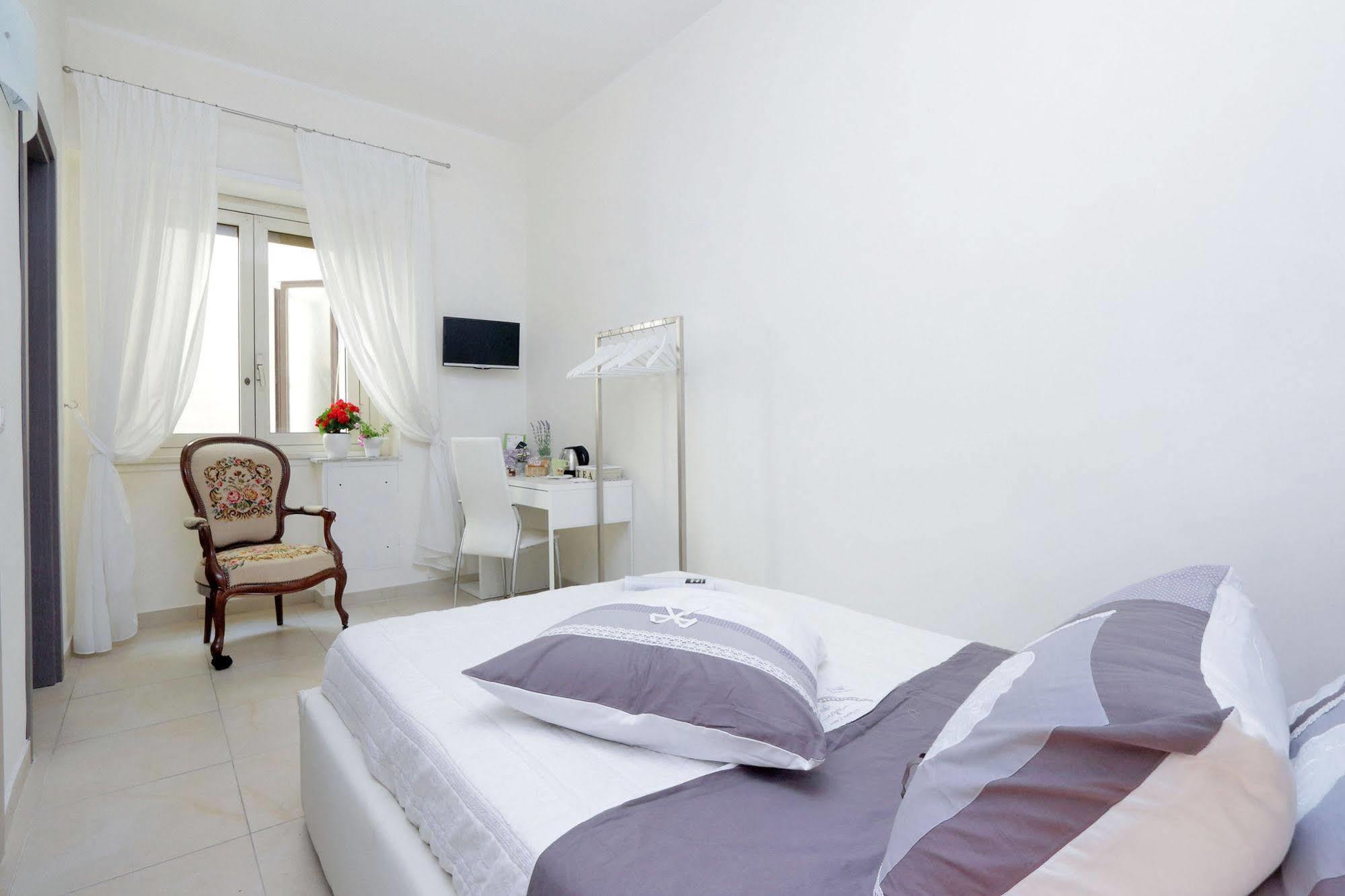 San Pietro Stazione Guesthouse ローマ エクステリア 写真
