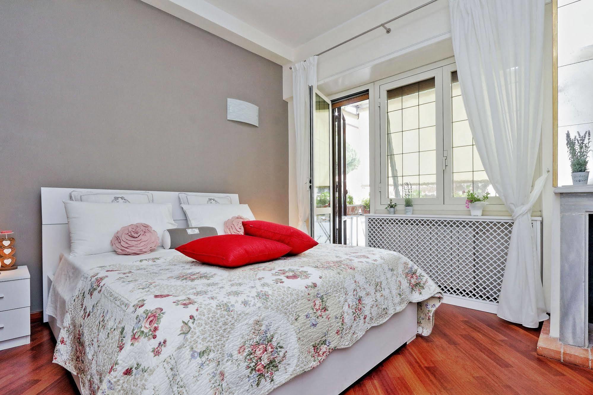 San Pietro Stazione Guesthouse ローマ エクステリア 写真