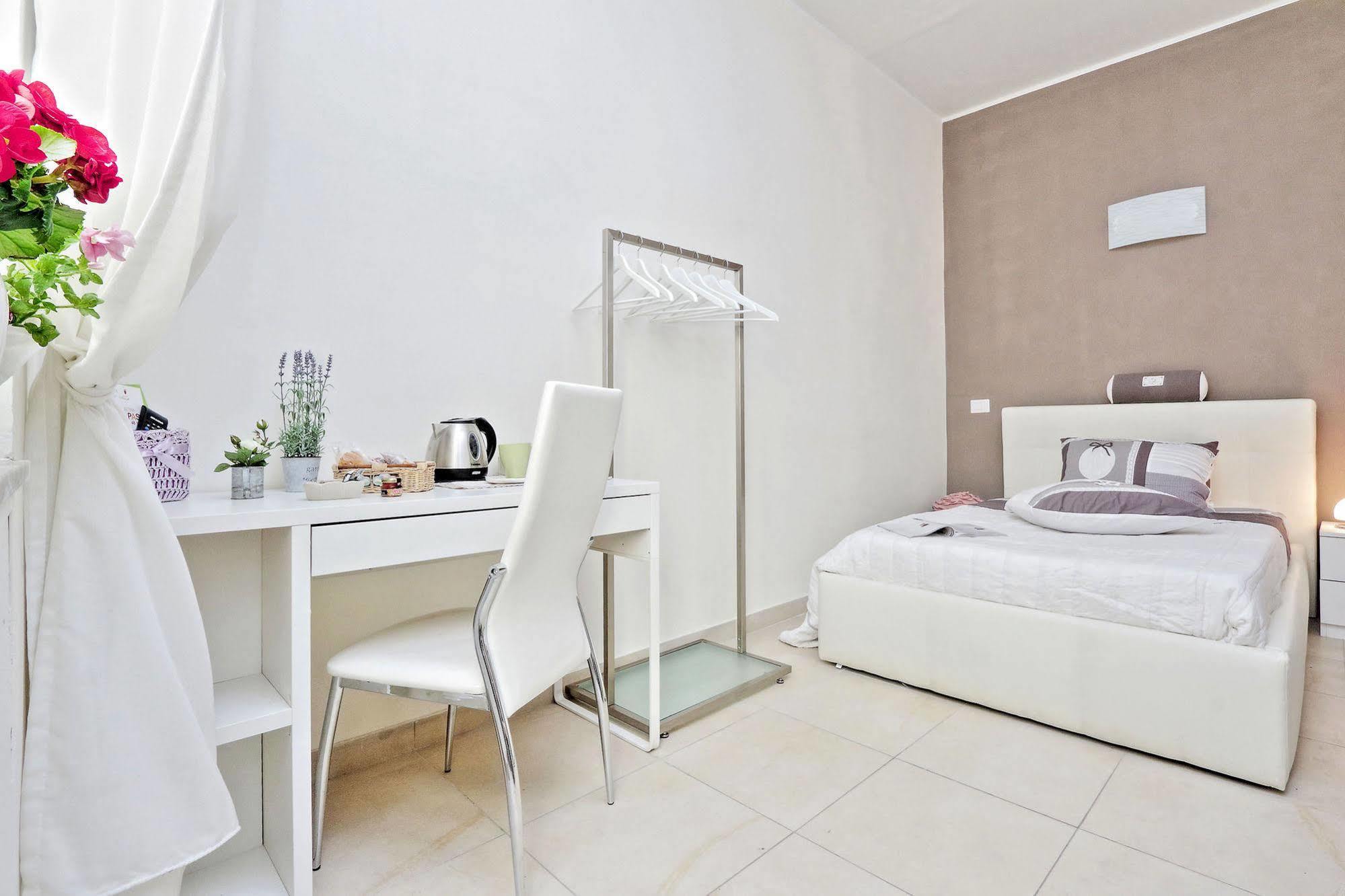San Pietro Stazione Guesthouse ローマ エクステリア 写真